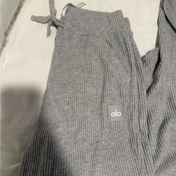 ALO Muse Sweatpant - Heather Gray - Picture 7 of 8